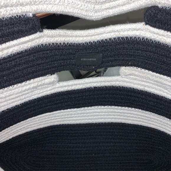 ⭐️NWT Stella & Dot Taj Tote⭐️ - Picture 6 of 7